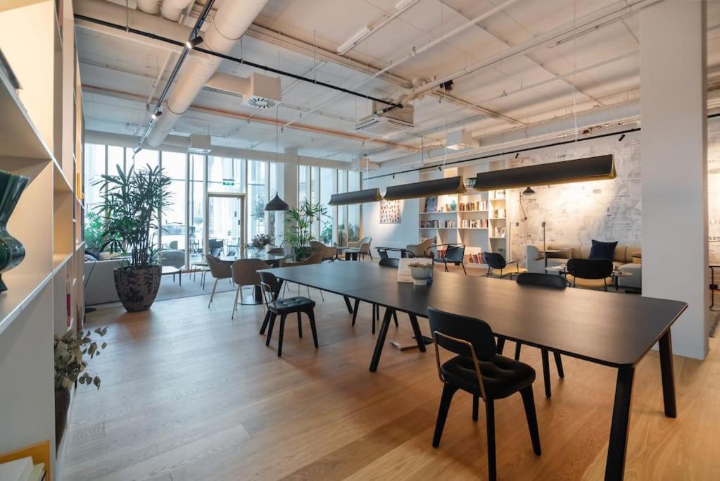 Ferienwohnung Hoch Hinaus, Neu Und Stilvoll Mit Pool Am Dach Wien Exterior foto