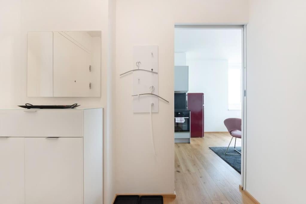 Ferienwohnung Hoch Hinaus, Neu Und Stilvoll Mit Pool Am Dach Wien Exterior foto